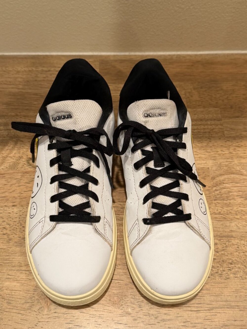 adidas x Smiley World Advantage Sneakers Youth Size 5 White IH6276 - Picture 6 of 10